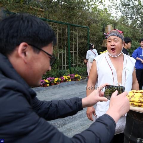 切糕摆摊新机遇：1500元启动的大项目能否引领未来潮流？